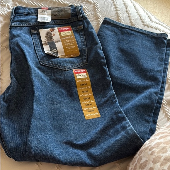 Wrangler Other - Men’s Wrangler Blue Relaxed Fit Jeans Classic Style 38x32 NWT